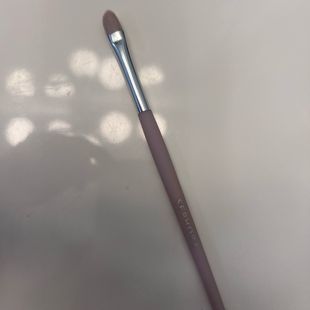 Sephora Pointed Concealer Brush